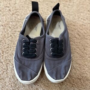 Tom’s Gray Canvas Sneakers